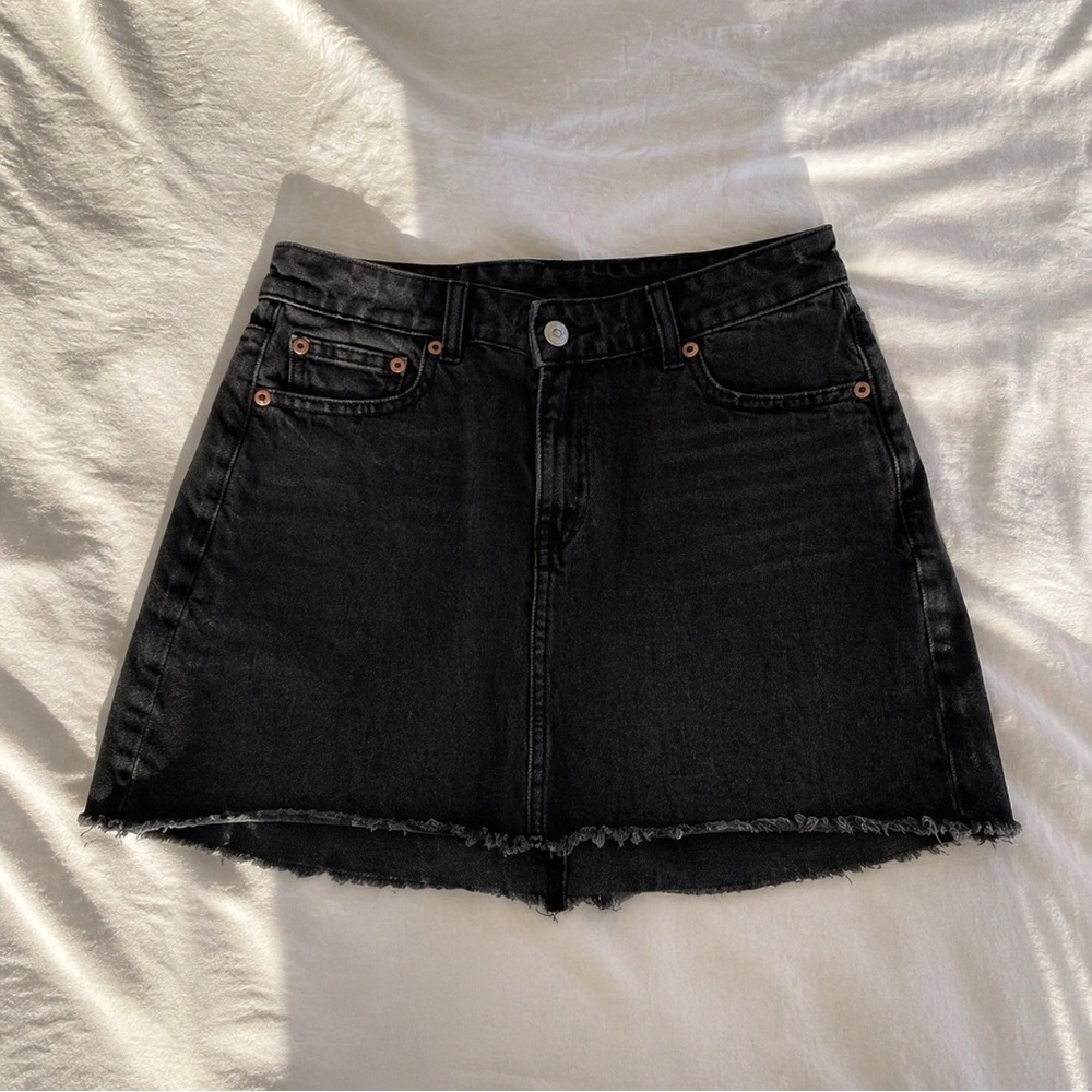 American Eagle Black Denim Mini Skirt Raw Hem Size 2